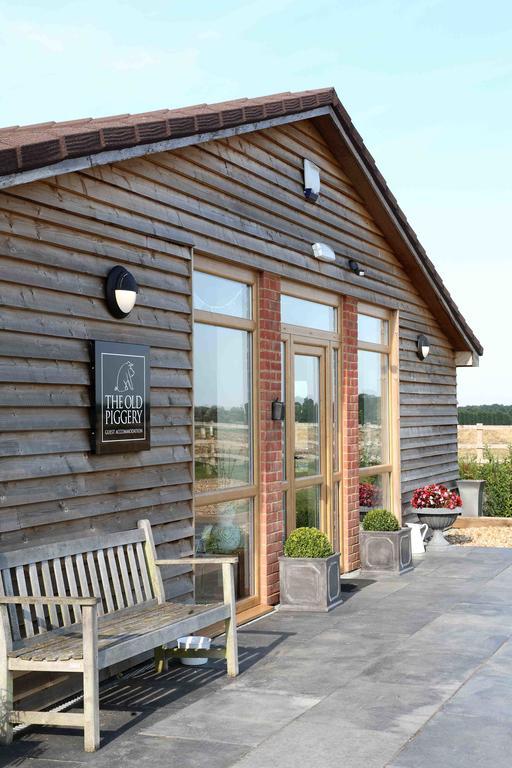 The Old Piggery Guest House & Yurts Bedford Extérieur photo